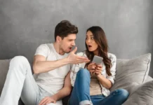 Beziehungen: 7 Red Flags bei Geldkommunikation 7 Red Flags bei Geldkommunikation